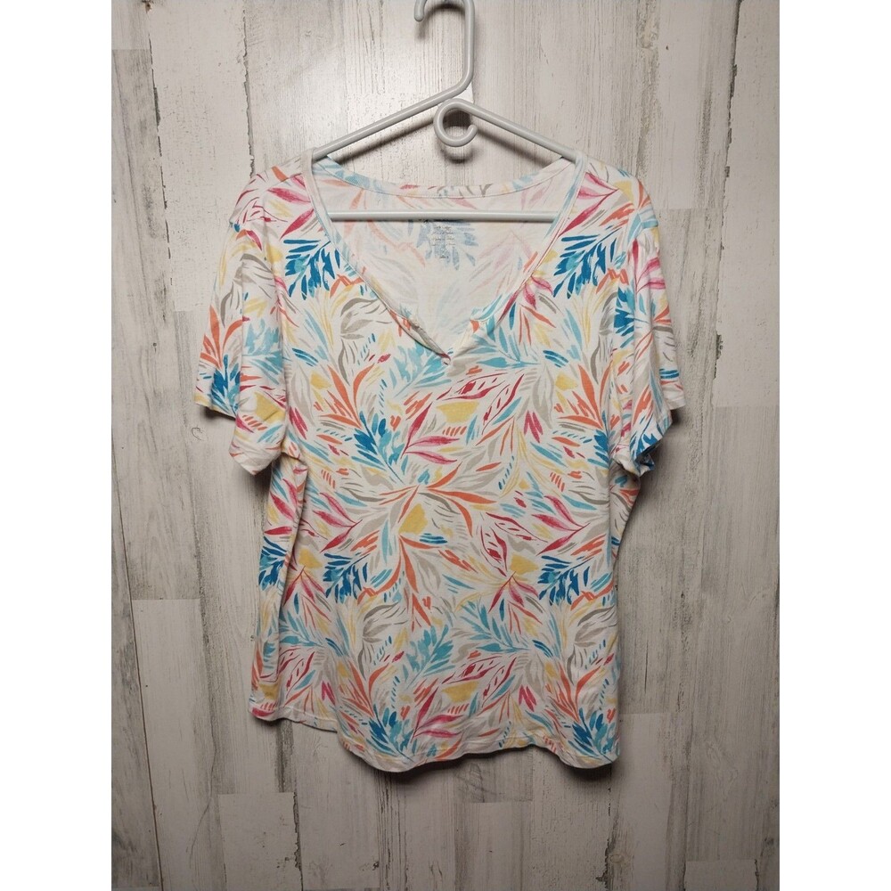 Chico's Leaf Pattern V Neck Tee Size 3 XL